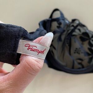 Black lace bra with underwire